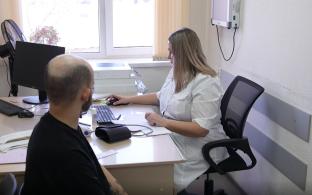 Пройти обследование на аппарате УЗИ, проверить внутриглазное давление, получить консультацию хирурга – и всё это в одном месте и без очередей