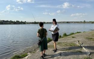 Сотрудники полиции Первоуральска проводят профилактическую работу с гражданами, отдыхающими на водоёмах