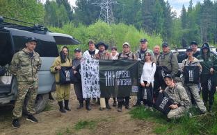 Сотрудник первоуральской КП-66 высадил около ста сеянцев сосны