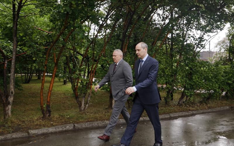 Губернатор Свердловской области Денис Паслер с рабочим визитом посетил завод «Хромпик» в Первоуральске