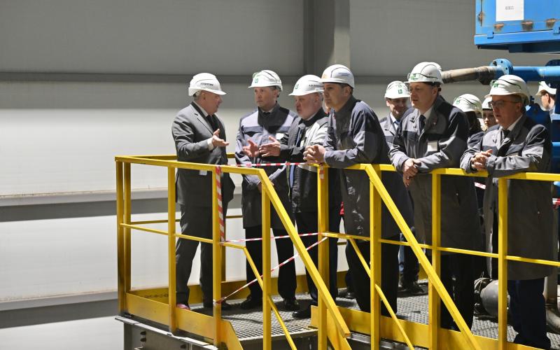 Губернатор Свердловской области Денис Паслер с рабочим визитом посетил завод «Хромпик» в Первоуральске