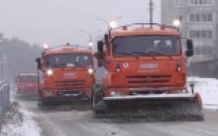 К борьбе с последствиями снегопада присоединилась ГАИ