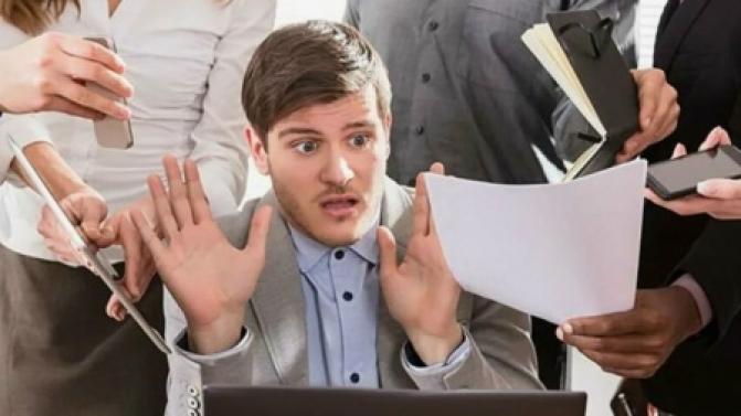 Закон об увеличении штрафов за навязывание дополнительных услуг приняли в Госдуме