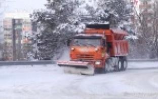 Около тысячи кубометров снега ежедневно вывозится с улиц Первоуральска