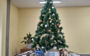 В Первоуральске начала работать выставка новогодних игрушек и открыток