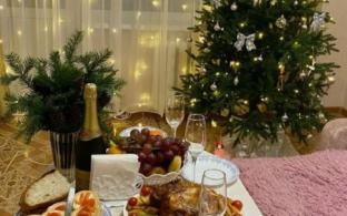 Новогодний продуктовый набор в 2025 году будет стоить в среднем 10 тысяч рублей