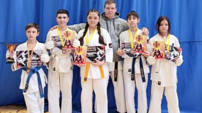 Первоуральцы стали лучшими на открытом турнире по карате