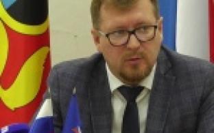 Сегодня Игорь Кабец принимал обращения первоуральцев не только как глава города, но и как секретарь местного отделения партии «Единая Россия»