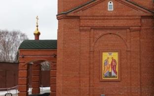 В первоуральском Храме Петра и Павла освящены новые иконы