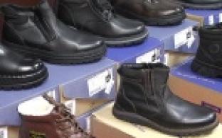 Более полутысячи пар ботинок и сапог, десятки различных моделей
