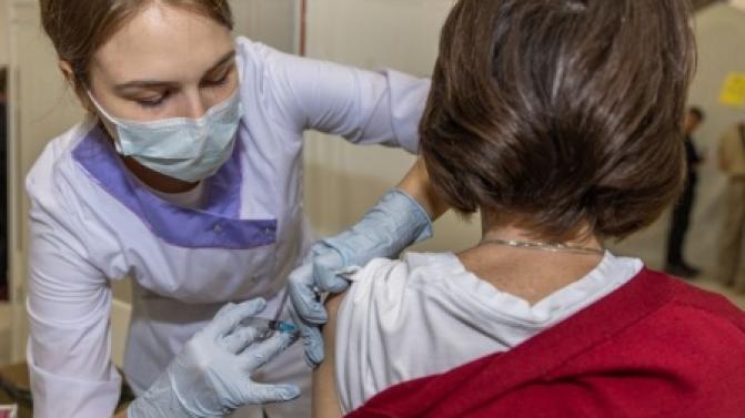 Вакцинация от гриппа в Первоуральске продолжается