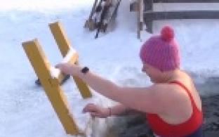 В Свердловской области стартовал сезон зимнего плавания