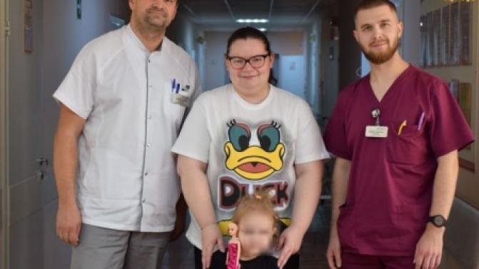 Свердловские врачи спасли 5-летнюю девочку, которая проглотила десять магнитных шариков