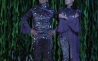 Сюжет пьесы о жизни животных лёг в основу комического спектакля