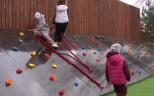 Многофункциональный корт, скалодром и уютные зоны отдыха появились в микрорайоне Пильный