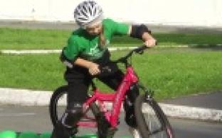 Они с детства уверенно чувствуют себя на дороге и выступают за безопасность движения