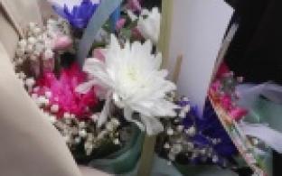 Яркие букеты, поздравления и первые звонки – в первоуральских школах встретили День знаний