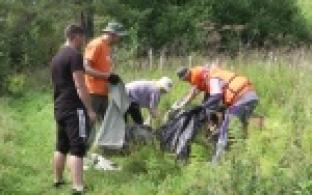 985 килограммов бутылок, пластика и другого мусора собрали экоактивисты