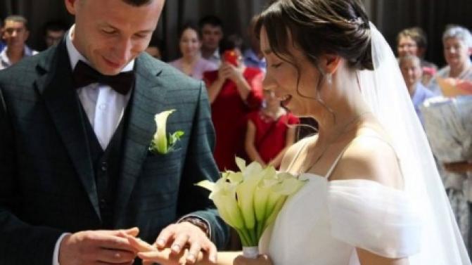 Август стал самым популярным месяцем для заключения брака