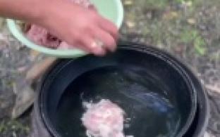 Сотрудники ГУФСИН из Первоуральска уже не первый год участвуют в подготовке сборника рецептов «Готовь как спецназ»