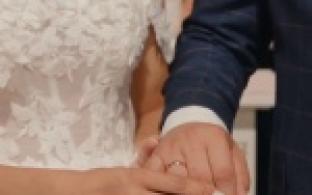 Уральские молодожёны стали участниками Всероссийского свадебного фестиваля, посвящённого Дню семьи, любви и верности