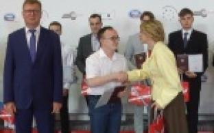 В Первоуральске сегодня чествовали молодых специалистов, которые будут развивать новое направление промышленности – киберметаллургию