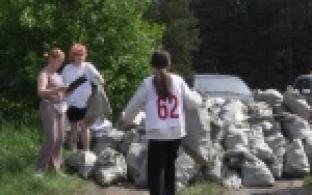 Совместить празднование дня рождения с уборкой родного города решили первоуральские экоактивисты