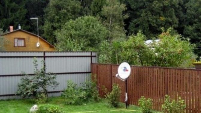 За сплошной забор на дачных участках россиян будут штрафовать