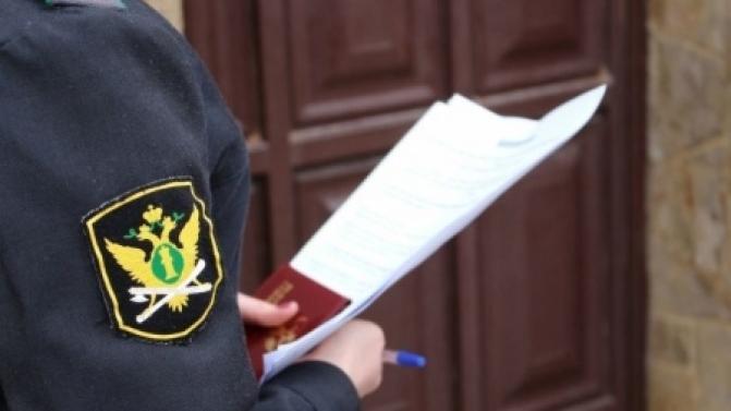 Жительница Первоуральска лишилась автомобиля за неуплату 76 штрафов и налогов