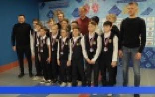 Юных воспитанников Академии хоккея с мячом «Уральский трубник» сегодня чествуют в Первоуральске