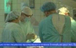 В Первоуральской больнице провели первую в городе операцию по замене коленного сустава