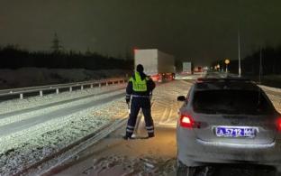Госавтоинспекция Свердловской области призывает автомобилистов к повышенной осторожности из-за ухудшения погодных условий