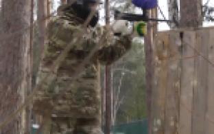 Маска, шарики с краской и маркер – стандартный набор для участника стратегической игры