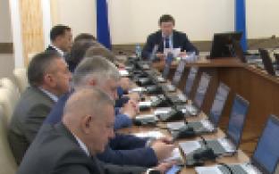 Сохранение социальных гарантий, поддержка семей с детьми и повышение зарплат