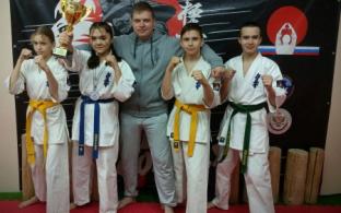 Первоуральские спортсмены стали лучшими в стране, заняв два первых командных места на Чемпионате России по каратэ кёкусинкай