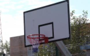 В Новоуткинске сегодня торжественно открыли обновлённый стадион