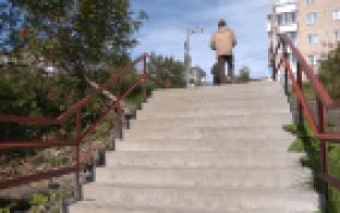 Вместо полуразрушенных ступеней – комфортная и безопасная лестница