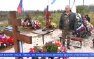 Несколько десятков неравнодушных первоуральцев организовали благоустройство Аллеи славы в Билимбае