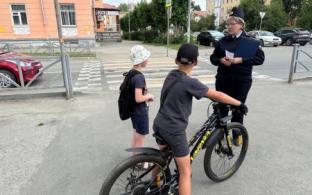 Сотрудники Госавтоинспекции ежедневно проводят профилактические беседы с велосипедистами