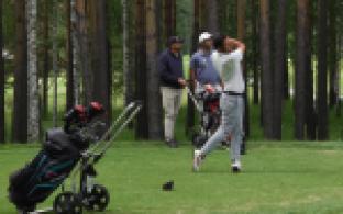 Первоуральские волонтёры помогли организовать международный турнир по гольфу