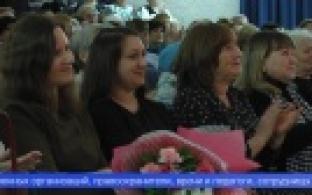 Цветы, приятные сюрпризы и поздравления с 8 марта – прекрасной половине Первоуральска