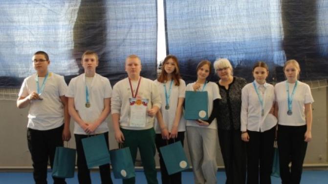 В школе N16 прошла военно-патриотическая игра