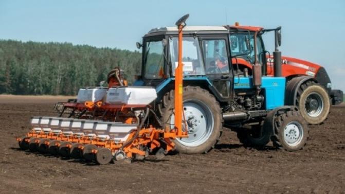 Более 500 миллионов рублей на закупку сельхозтехники выделят уральским аграриям