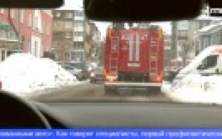 Госавтоинспекторы и огнеборцы провели совместный рейд на дорогах города