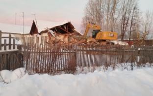 В Первоуральске продолжается снос аварийного жилья