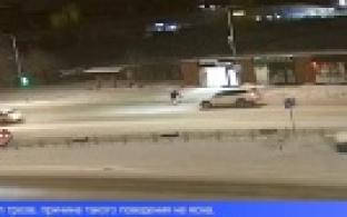 Семнадцатилетний подросток бросился под машину в Первоуральске