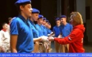 Первоуральских школьников сегодня посвящали в "Орлята России", а также в юнармейцы