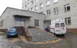 Пожилой житель Первоуральска умер на улице возле больницы