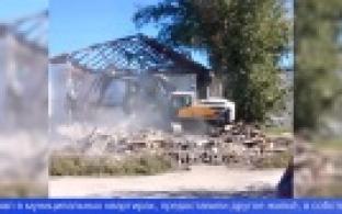 На улице Сакко и Ванцетти начали сносить аварийный дом