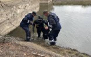 Спасатели провели совместный рейд на плотине Верхне-Шайтанского пруда